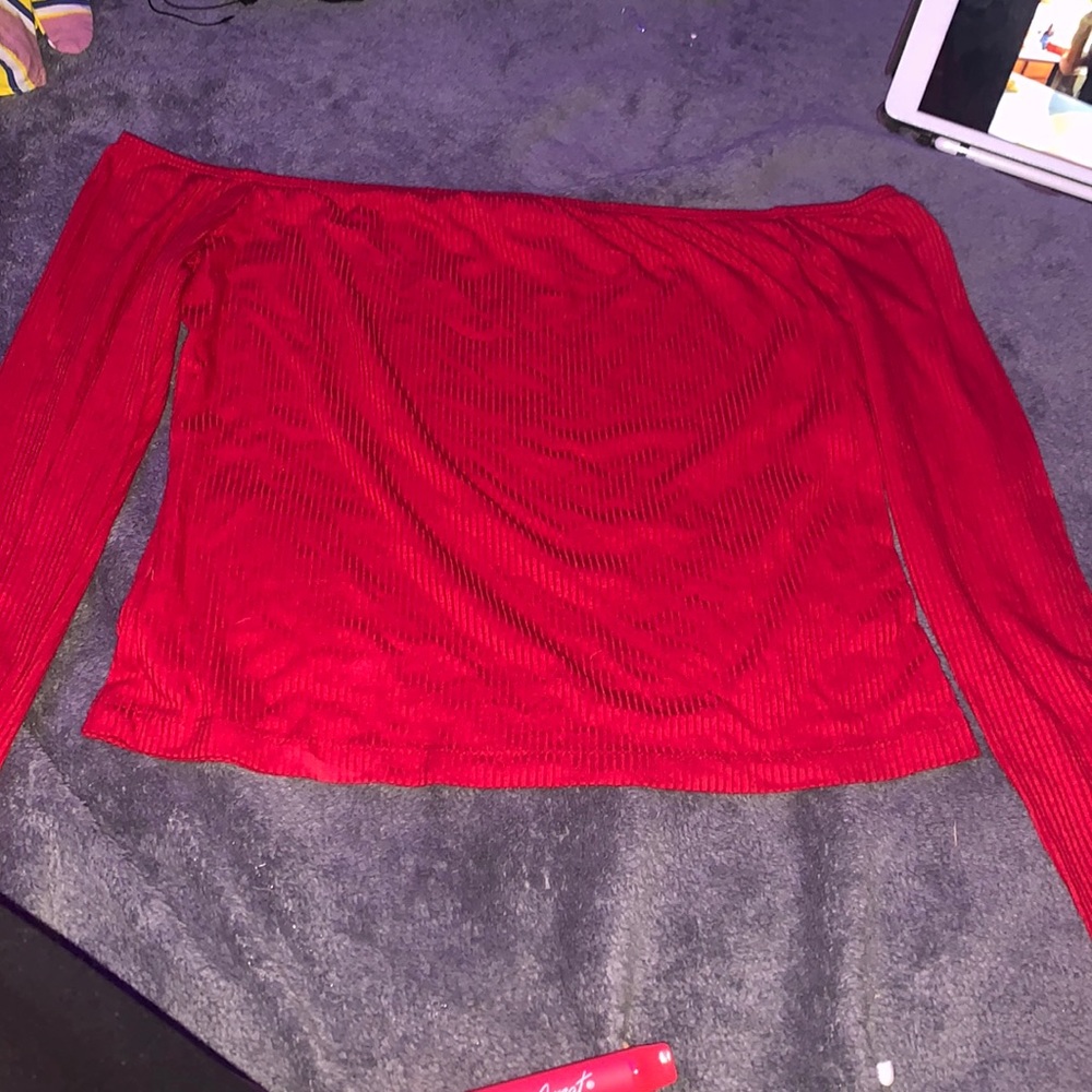 Red off the should top